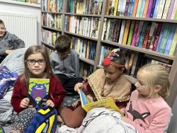  Noc bibliotek
