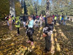  Odwiedzamy cmentarze