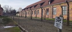  Auschwitz