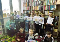  Klasa pierwsza w bibliotece