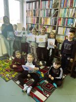  Klasa pierwsza w bibliotece